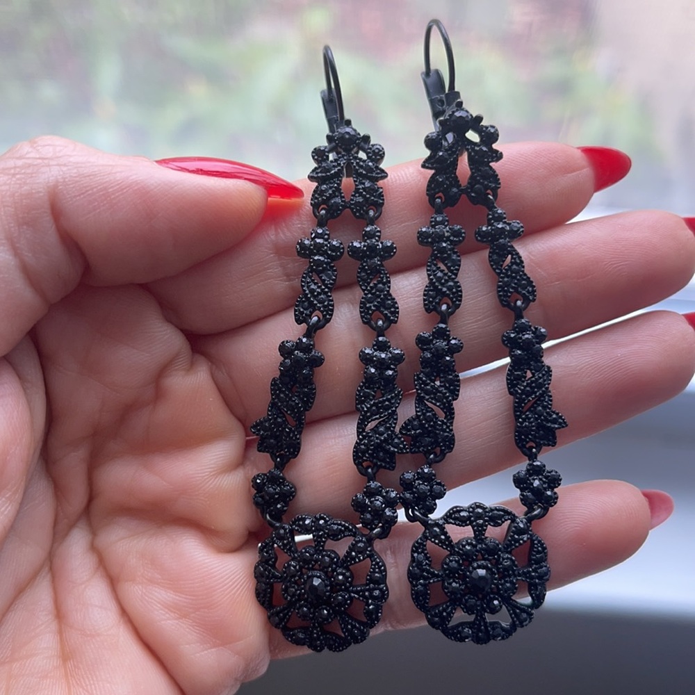 Beautiful matte black dangly earrings